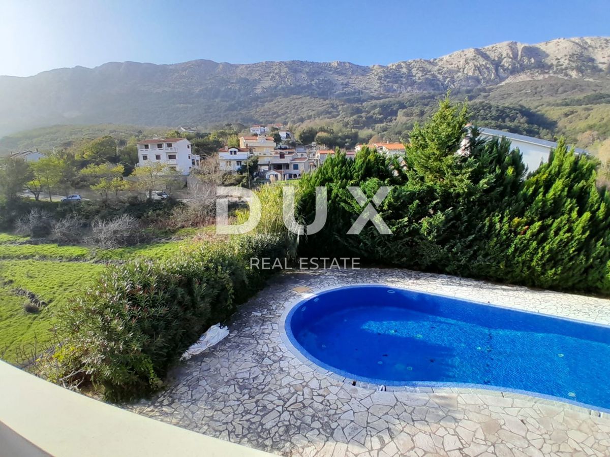 OTOK KRK, BAŠKA - Apartma s 3 spalnicami + dnevno sobo s teraso, 1. nadstropje, pogled na morje, bazen, parkirišče