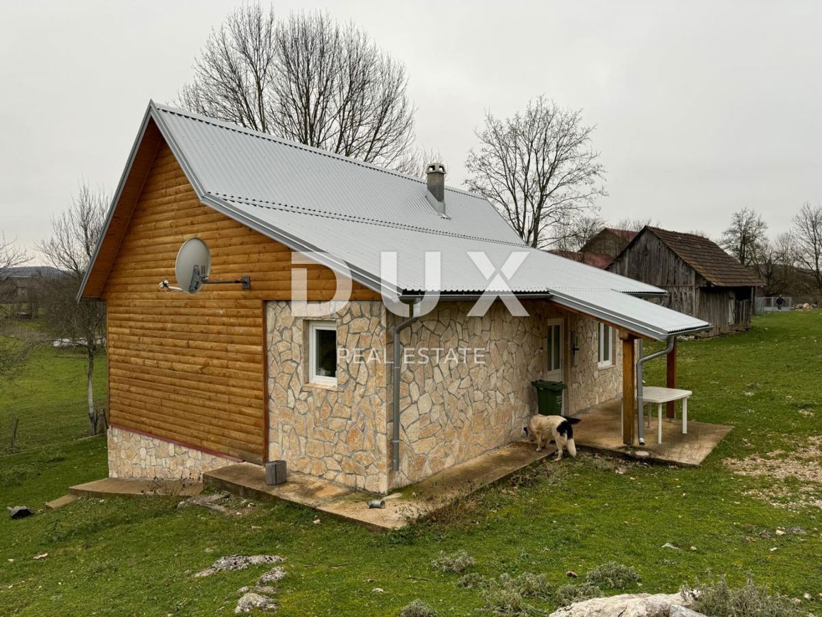 PERUŠIĆ, STUDENCI - Čudovita počitniška hiša na 50.000 m2 zemljišča