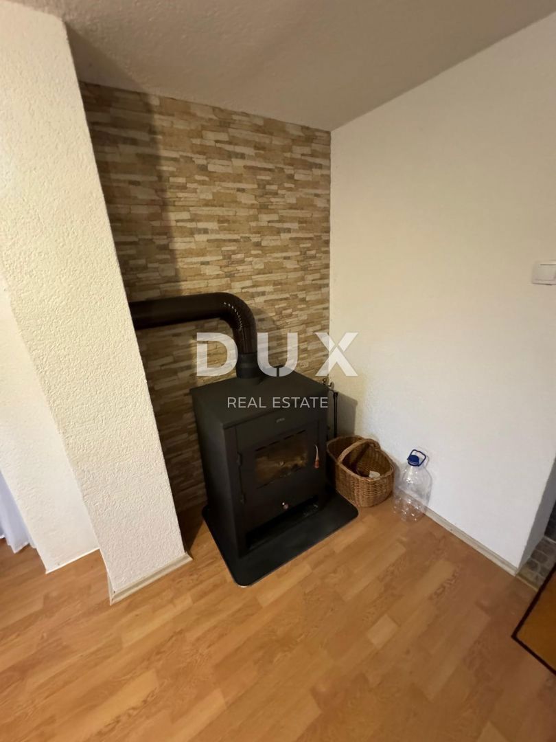 PERUŠIĆ, STUDENCI - Čudovita počitniška hiša na 50.000 m2 zemljišča