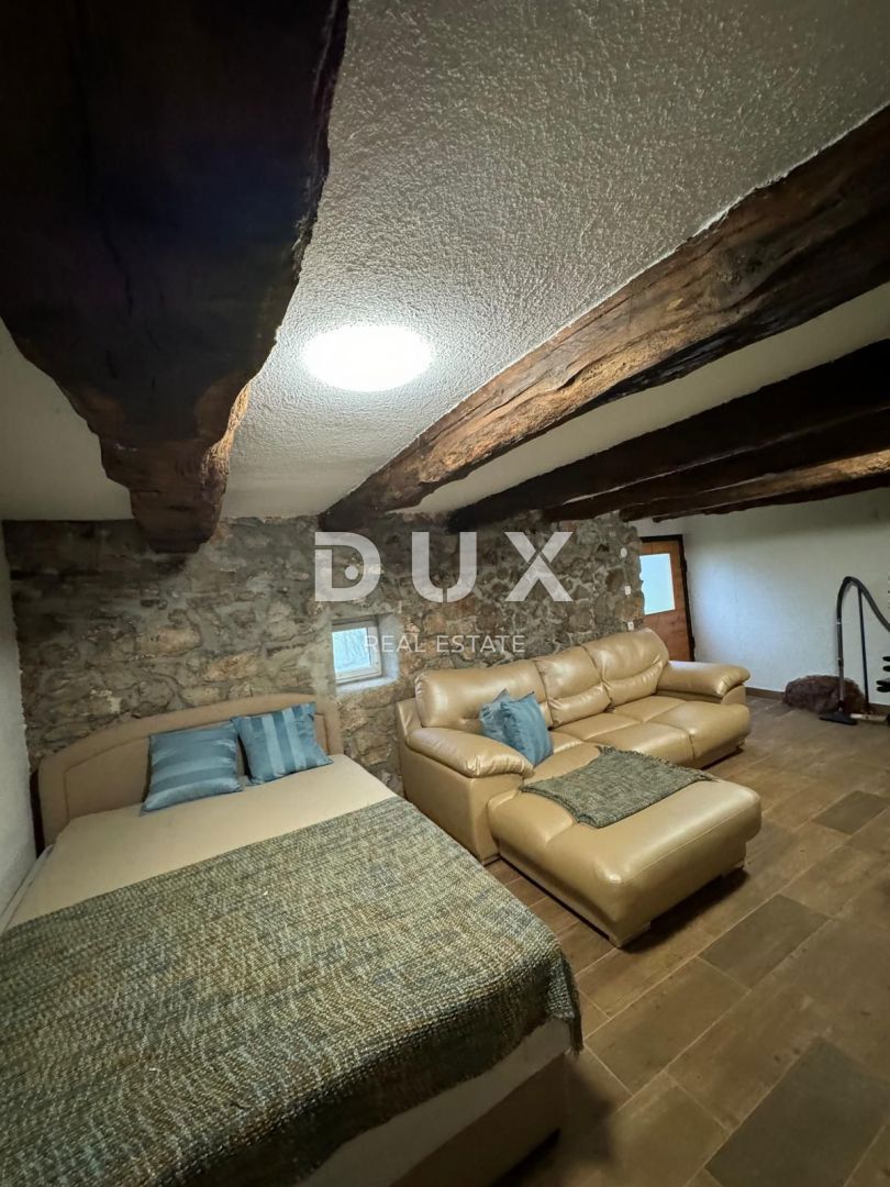 PERUŠIĆ, STUDENCI - Čudovita počitniška hiša na 50.000 m2 zemljišča
