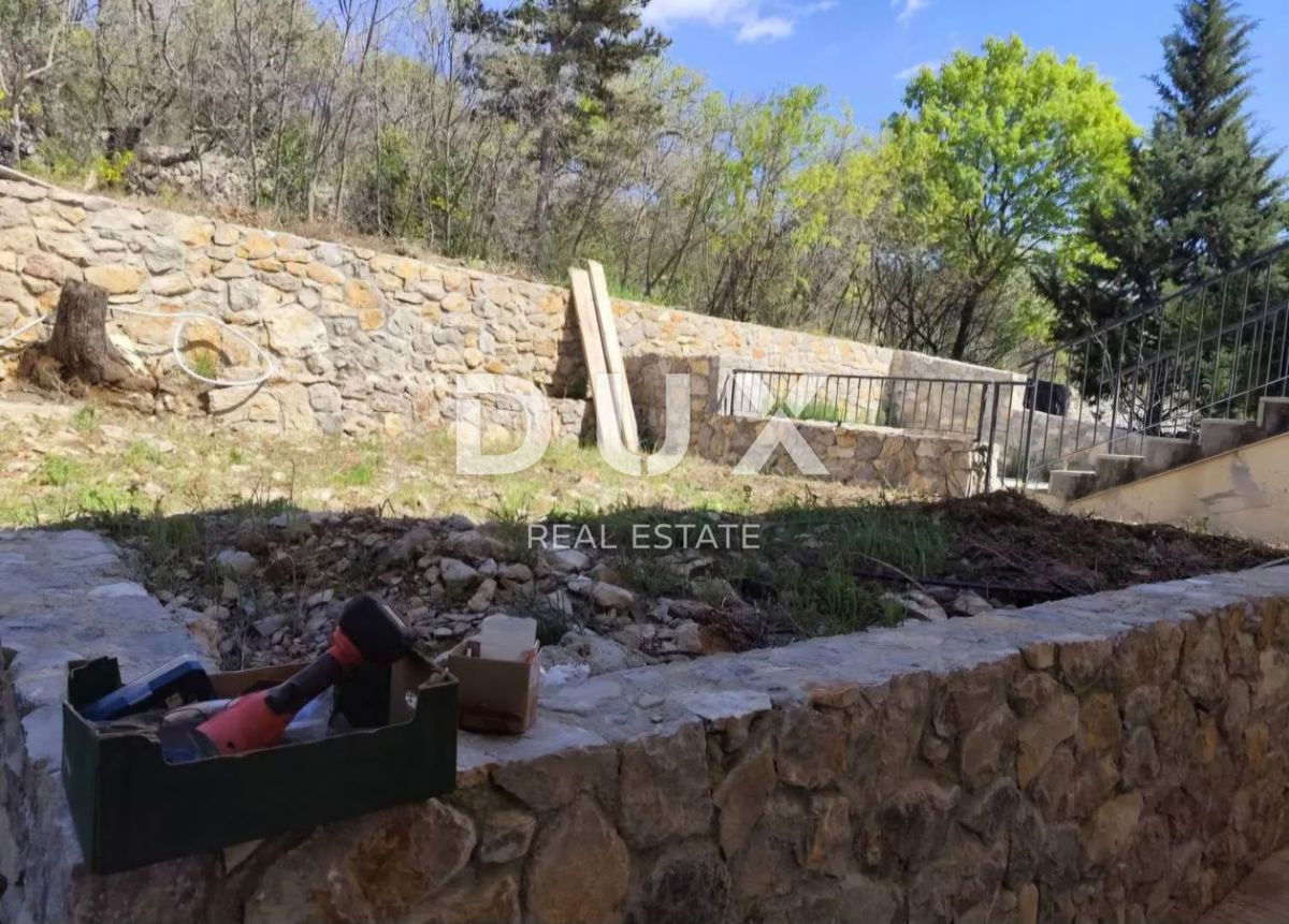 CRIKVENICA, DRAMALJ - apartma s prostorno teraso in čudovitim pogledom na morje