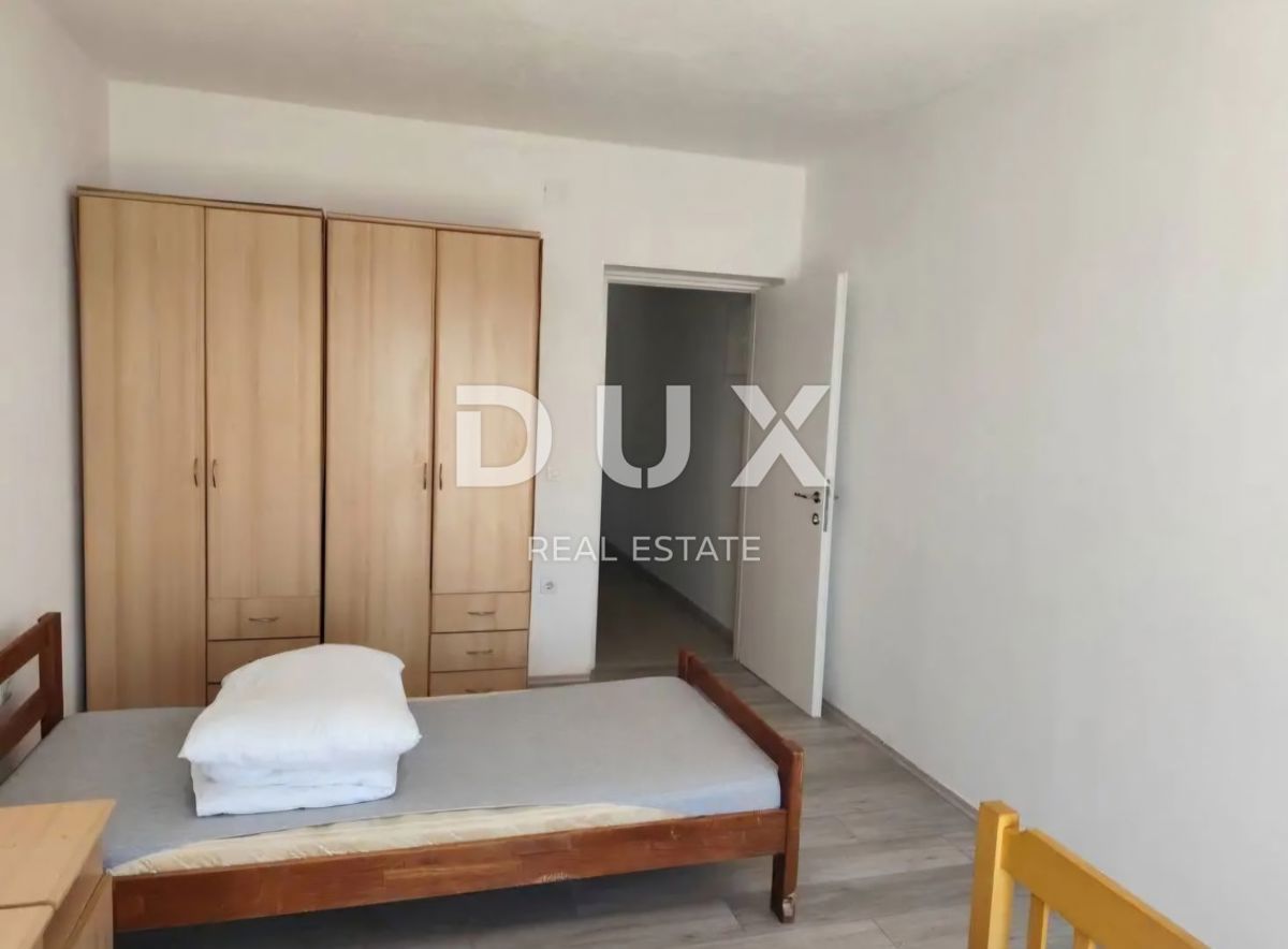 CRIKVENICA, DRAMALJ - apartma s prostorno teraso in čudovitim pogledom na morje