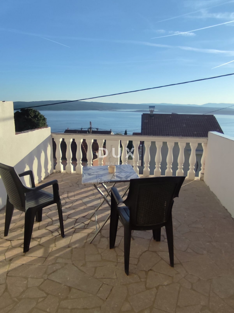 CRIKVENICA, DRAMALJ - apartma s prostorno teraso in čudovitim pogledom na morje