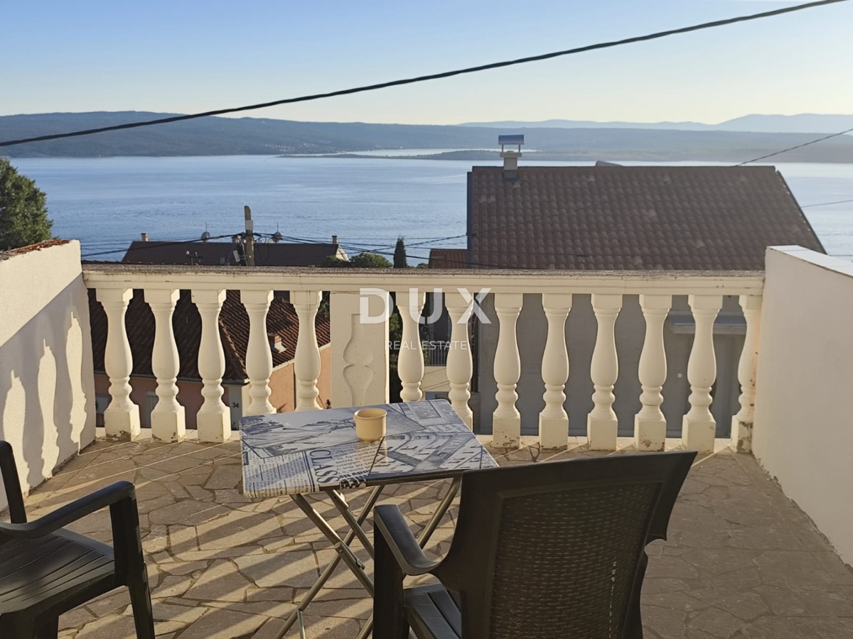 CRIKVENICA, DRAMALJ - apartma s prostorno teraso in čudovitim pogledom na morje