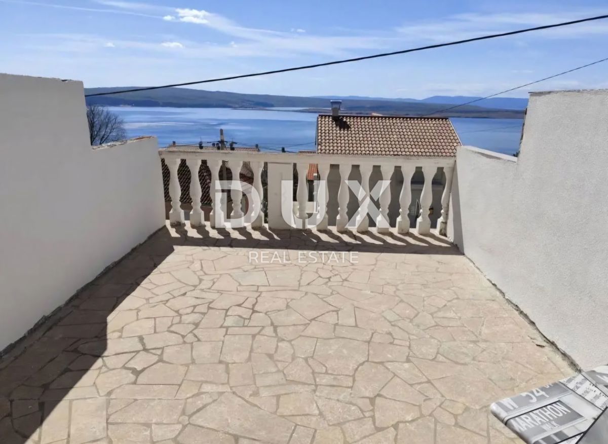 CRIKVENICA, DRAMALJ - apartma s prostorno teraso in čudovitim pogledom na morje