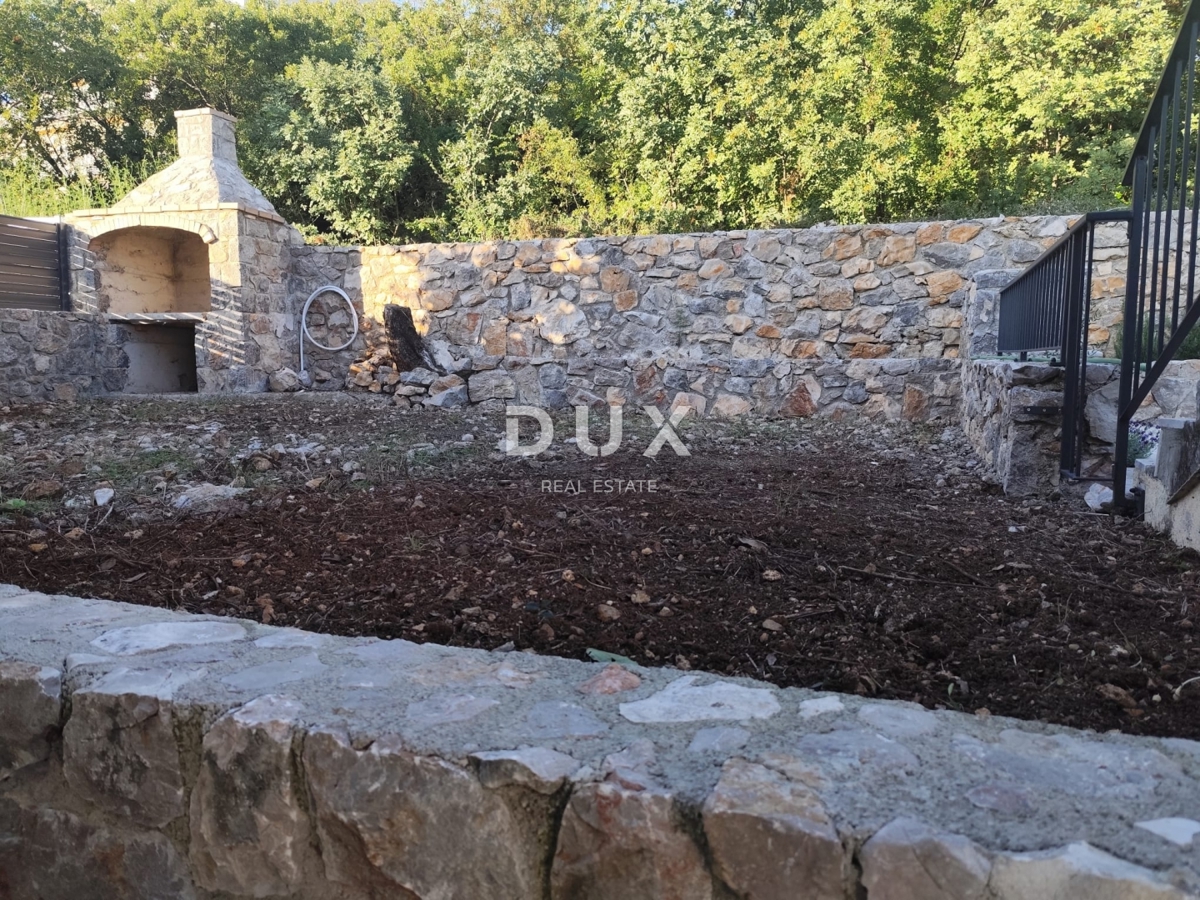 CRIKVENICA, DRAMALJ - apartma s prostorno teraso in čudovitim pogledom na morje