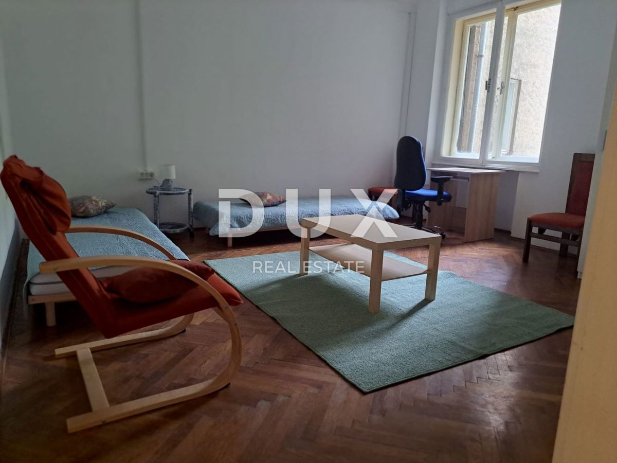 RIJEKA, CENTER - dve stanovanjski enoti, trije balkoni, pogled na morje