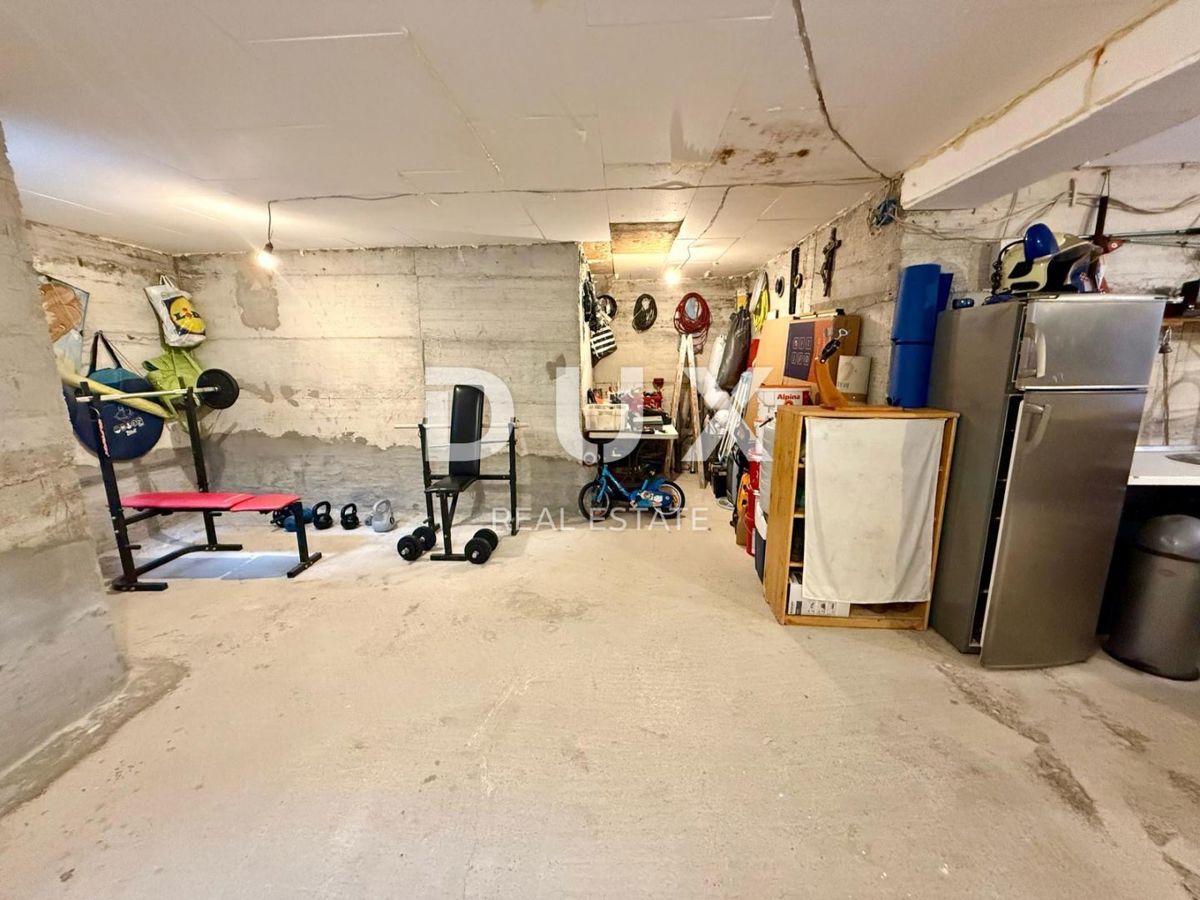 VIŠKOVO, MARINIĆI - 2 spalnici + dnevna soba, terasa, konoba 55 m2, vrt 130 m2