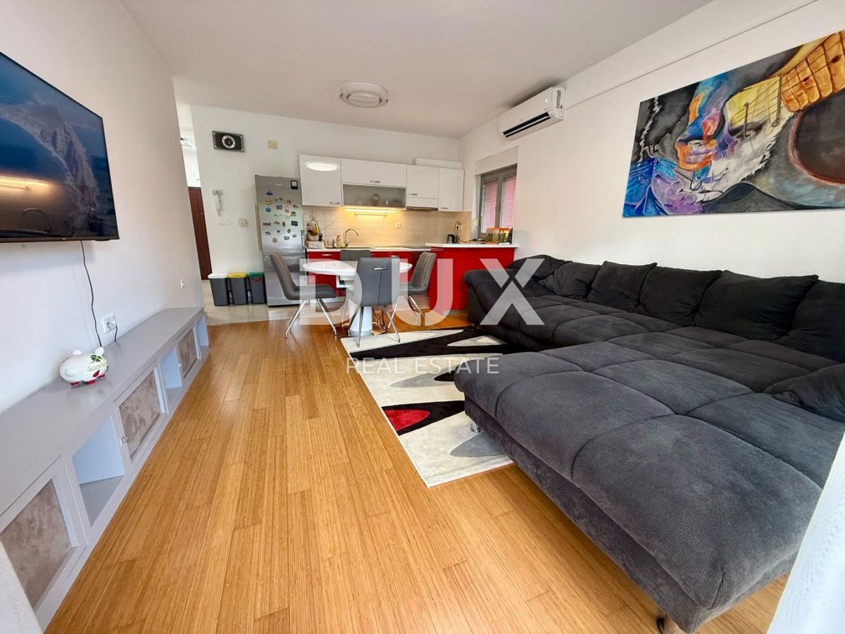 VIŠKOVO, MARINIĆI - 2 spalnici + dnevna soba, terasa, konoba 55 m2, vrt 130 m2