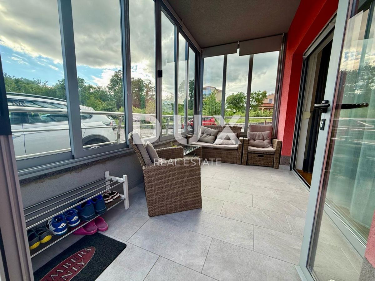 VIŠKOVO, MARINIĆI - 2 spalnici + dnevna soba, terasa, konoba 55 m2, vrt 130 m2