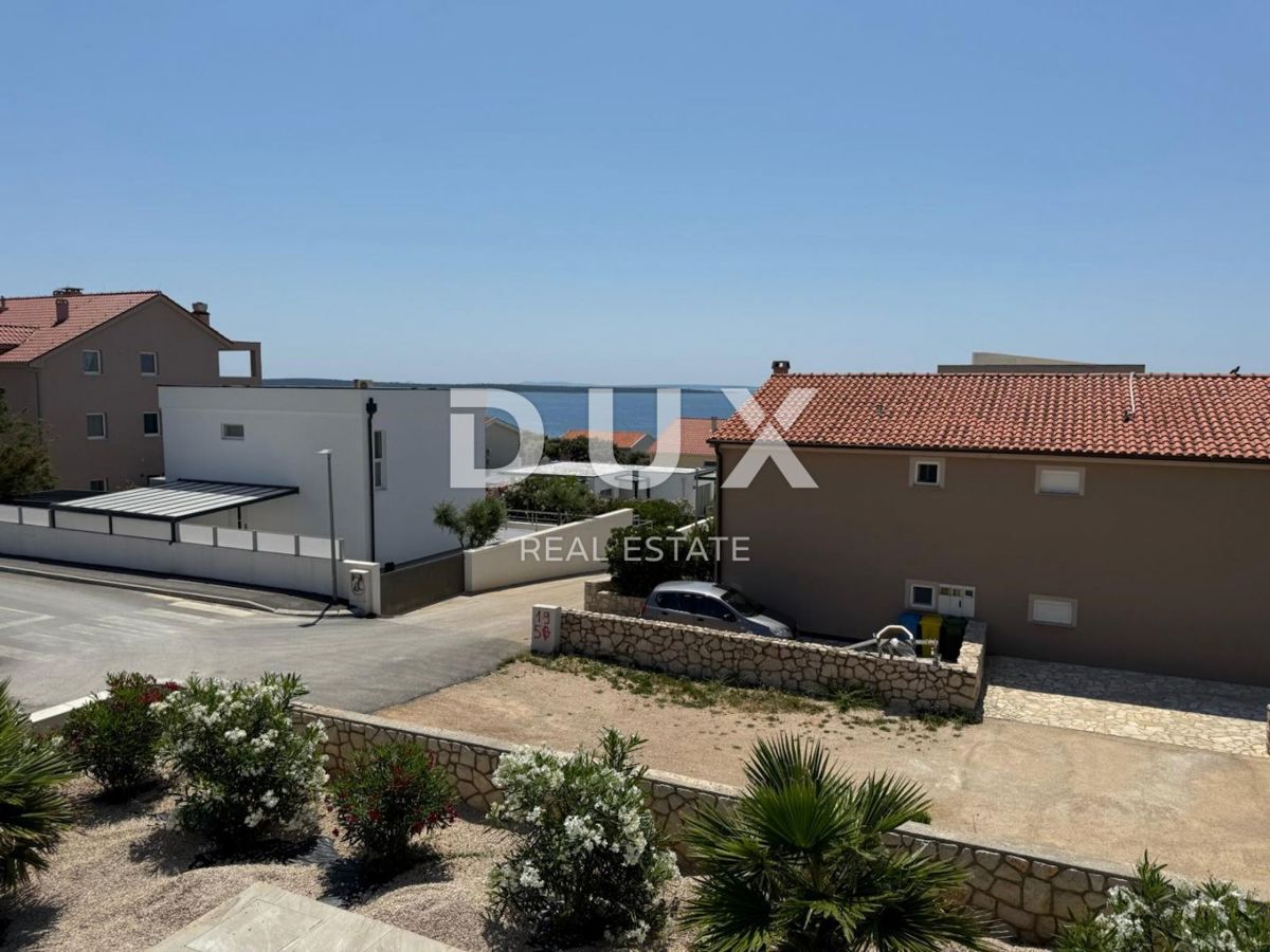 OTOK PAG, MANDRE, vrhunska hiša z bazenom, novogradnja.