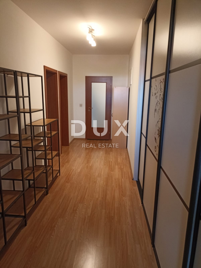 BIOGRAD NA MORU - EKSKLUZIVNA PRILOŽNOST - HIŠA S 4 APARTMAJI IN PROSTORNIM APARTMAJEM - CENTER!