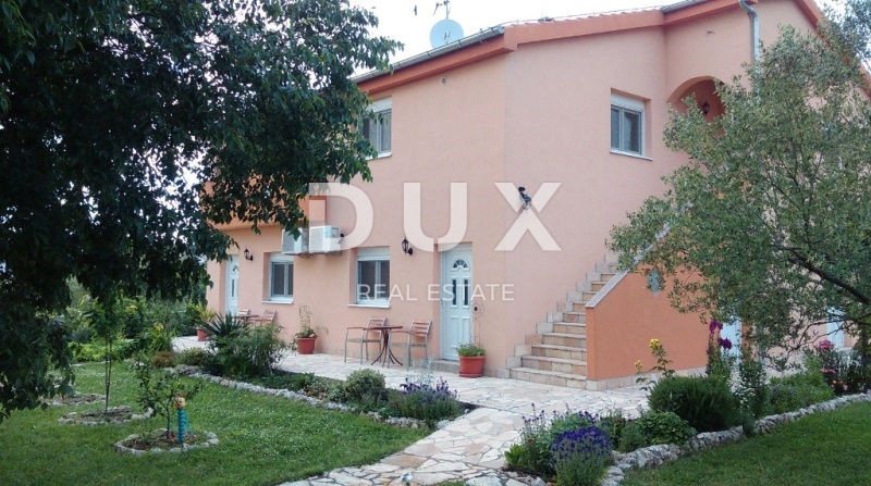 BIOGRAD NA MORU - EKSKLUZIVNA PRILOŽNOST - HIŠA S 4 APARTMAJI IN PROSTORNIM APARTMAJEM - CENTER!