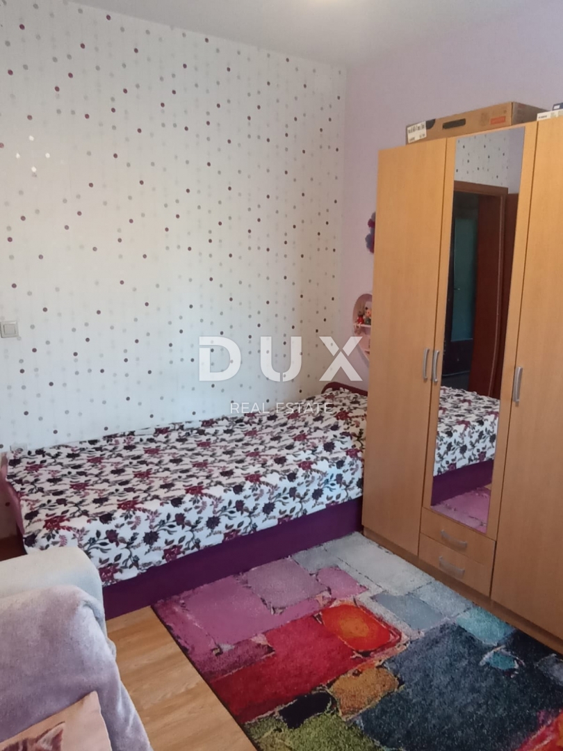 BIOGRAD NA MORU - EKSKLUZIVNA PRILOŽNOST - HIŠA S 4 APARTMAJI IN PROSTORNIM APARTMAJEM - CENTER!