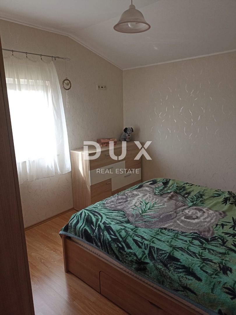 BIOGRAD NA MORU - EKSKLUZIVNA PRILOŽNOST - HIŠA S 4 APARTMAJI IN PROSTORNIM APARTMAJEM - CENTER!