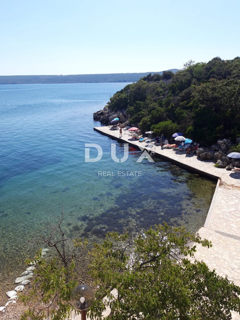 ZADAR, POSEDARJE - Hotel prva vrsta ob morju! - Ekskluzivna lokacija!