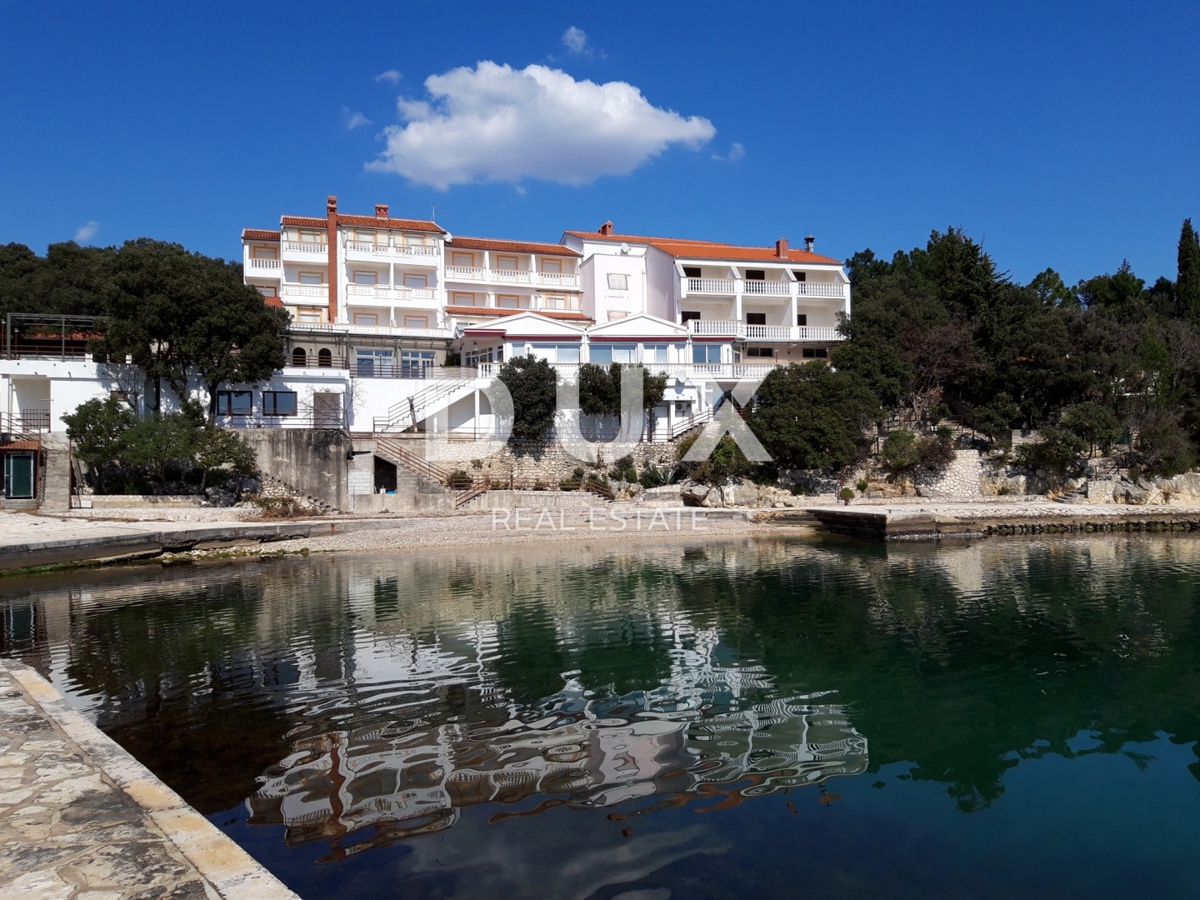 ZADAR, POSEDARJE - Hotel prva vrsta ob morju! - Ekskluzivna lokacija!