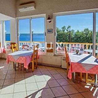ZADAR, POSEDARJE - Hotel prva vrsta ob morju! - Ekskluzivna lokacija!
