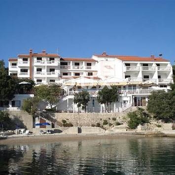 ZADAR, POSEDARJE - Hotel prva vrsta ob morju! - Ekskluzivna lokacija!