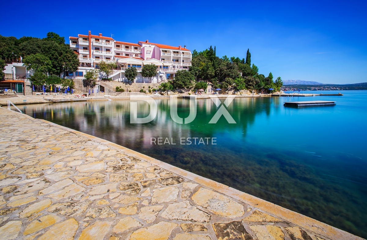ZADAR, POSEDARJE - Hotel prva vrsta ob morju! - Ekskluzivna lokacija!