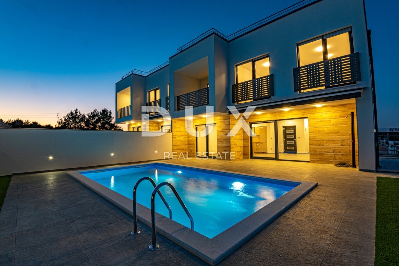 VODICE - vila z bazenom 