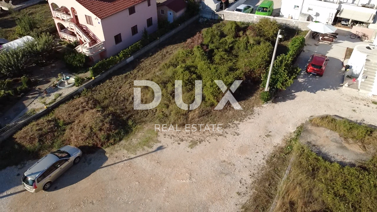ZADAR, SINJORETOVO - Zazidljivo zemljišče 590m²