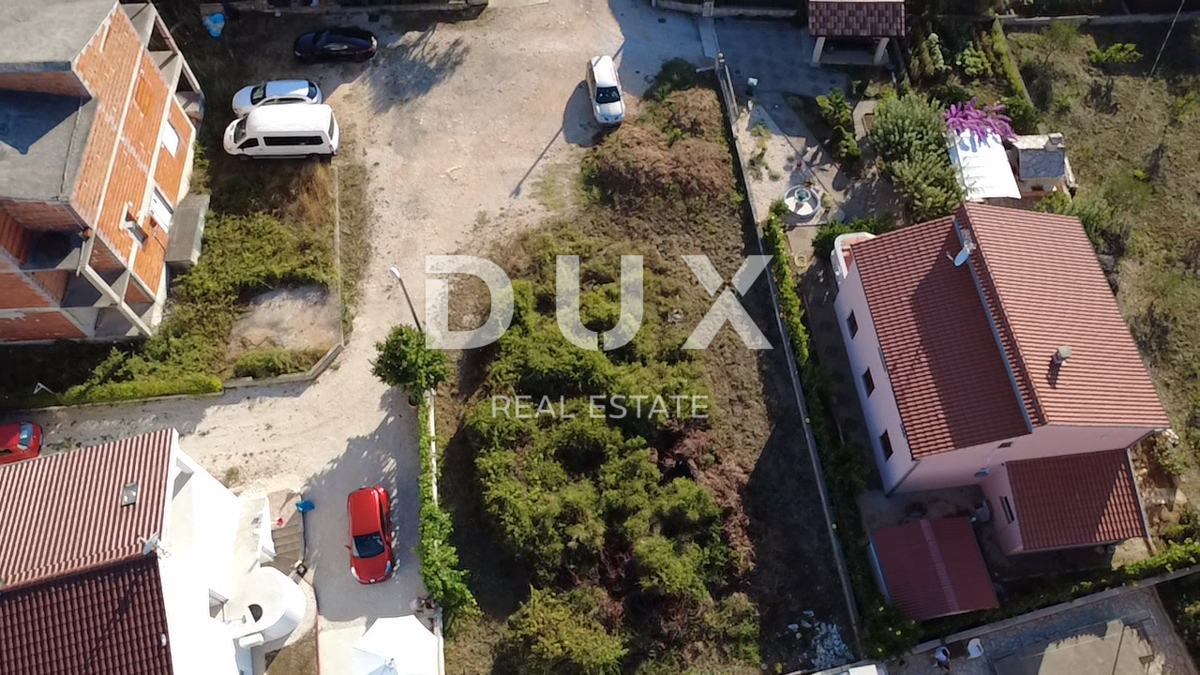 ZADAR, SINJORETOVO - Zazidljivo zemljišče 590m²