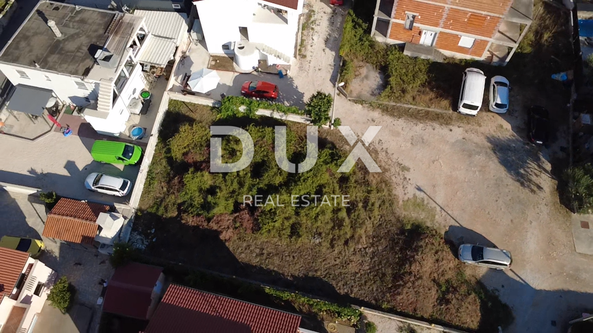 ZADAR, SINJORETOVO - Zazidljivo zemljišče 590m²