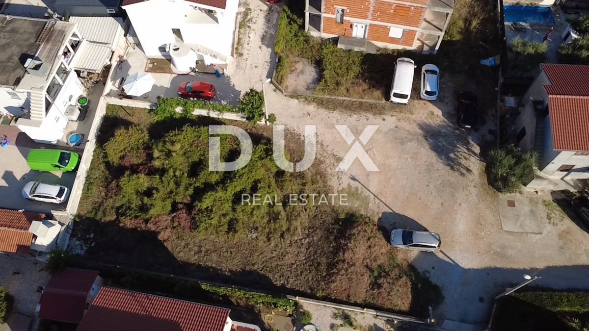 ZADAR, SINJORETOVO - Zazidljivo zemljišče 590m²