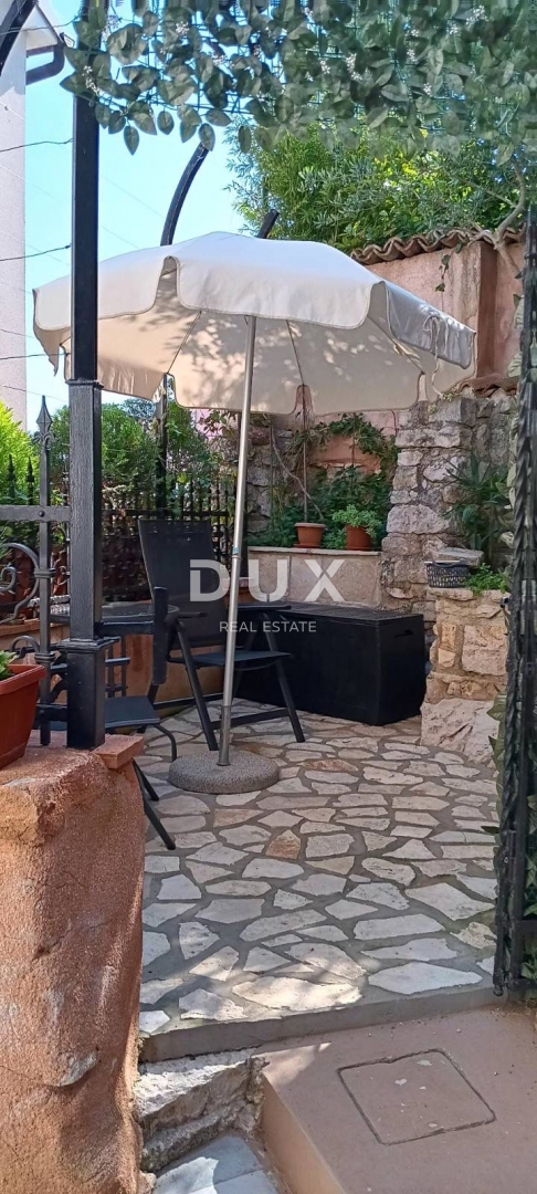 ISTRA, ROVINJ - 2 apartmaja in studio v središču Rovinja s terasami in vrtom!