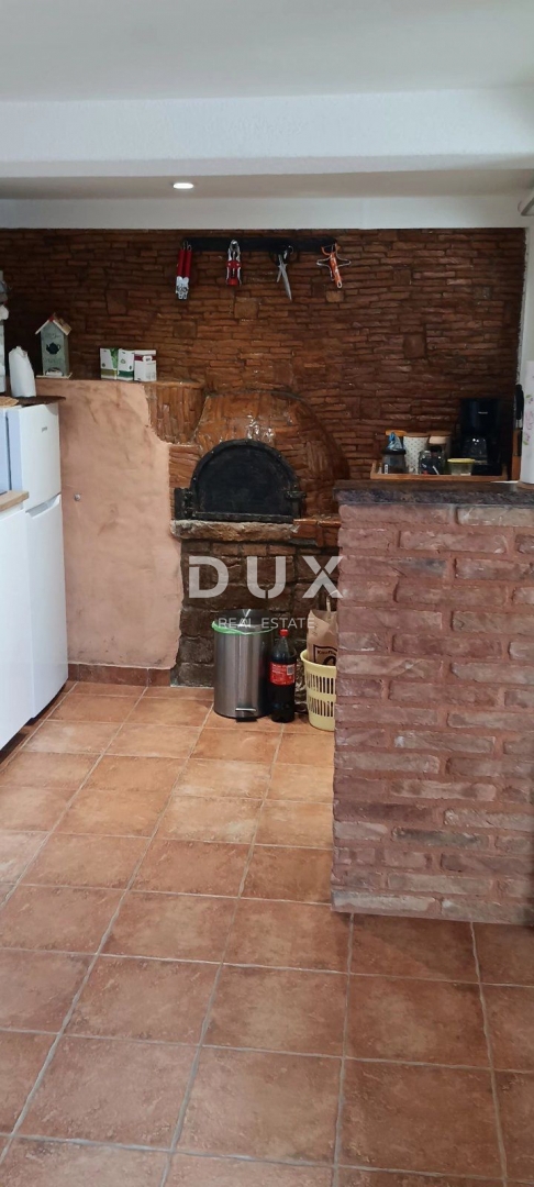 ISTRA, ROVINJ - 2 apartmaja in studio v središču Rovinja s terasami in vrtom!