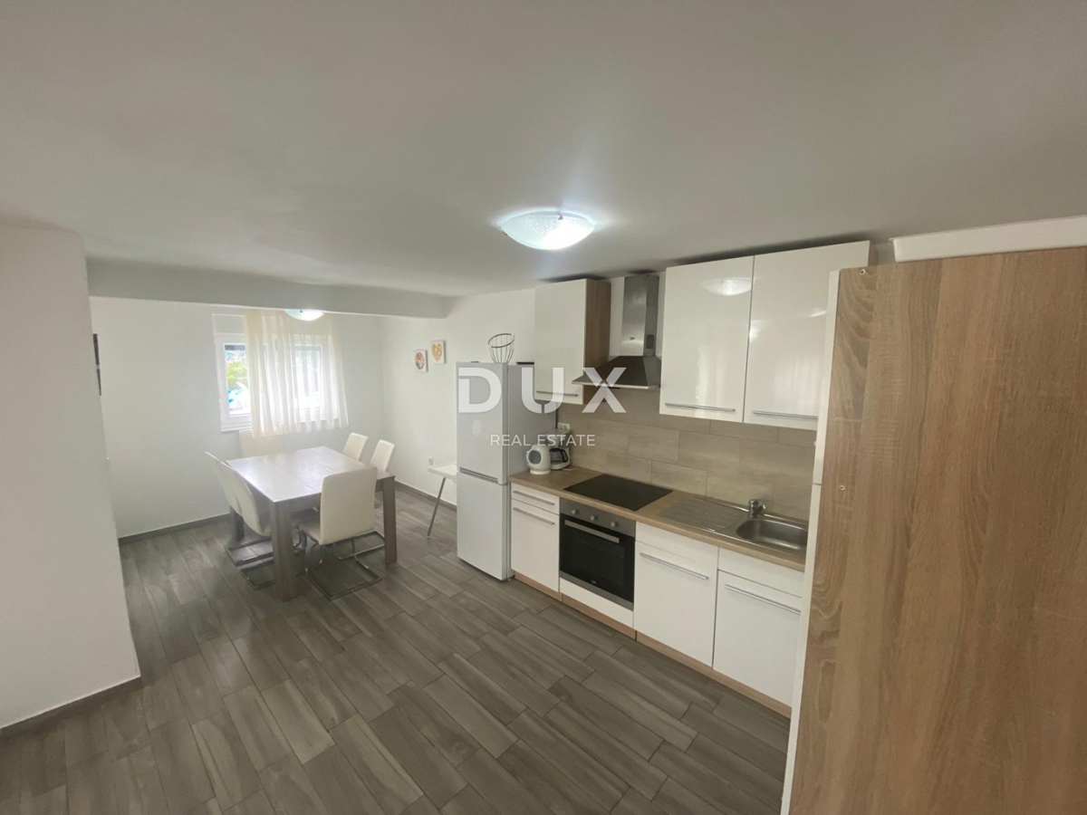 OPATIJA, VEPRINAC - stanovanje 4 spalnice + dnevna soba, 136 m2 z bazenom in pogledom na morje! PRILOŽNOST!