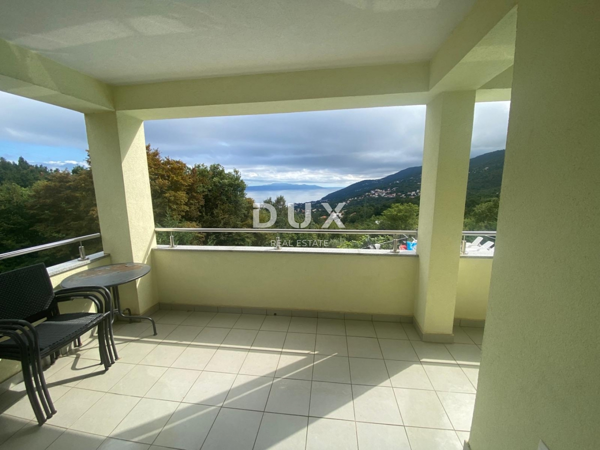OPATIJA, VEPRINAC - stanovanje 4 spalnice + dnevna soba, 136 m2 z bazenom in pogledom na morje! PRILOŽNOST!