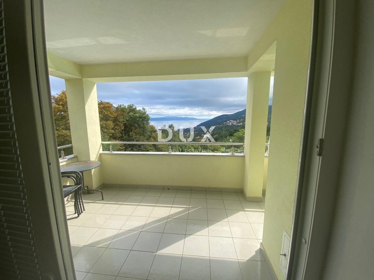 OPATIJA, VEPRINAC - stanovanje 4 spalnice + dnevna soba, 136 m2 z bazenom in pogledom na morje! PRILOŽNOST!
