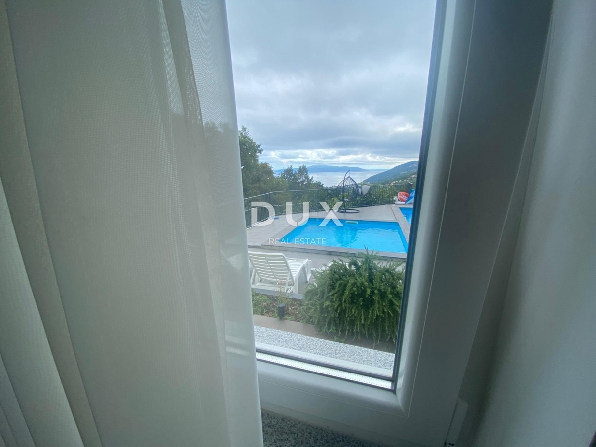 OPATIJA, VEPRINAC - stanovanje 4 spalnice + dnevna soba, 136 m2 z bazenom in pogledom na morje! PRILOŽNOST!
