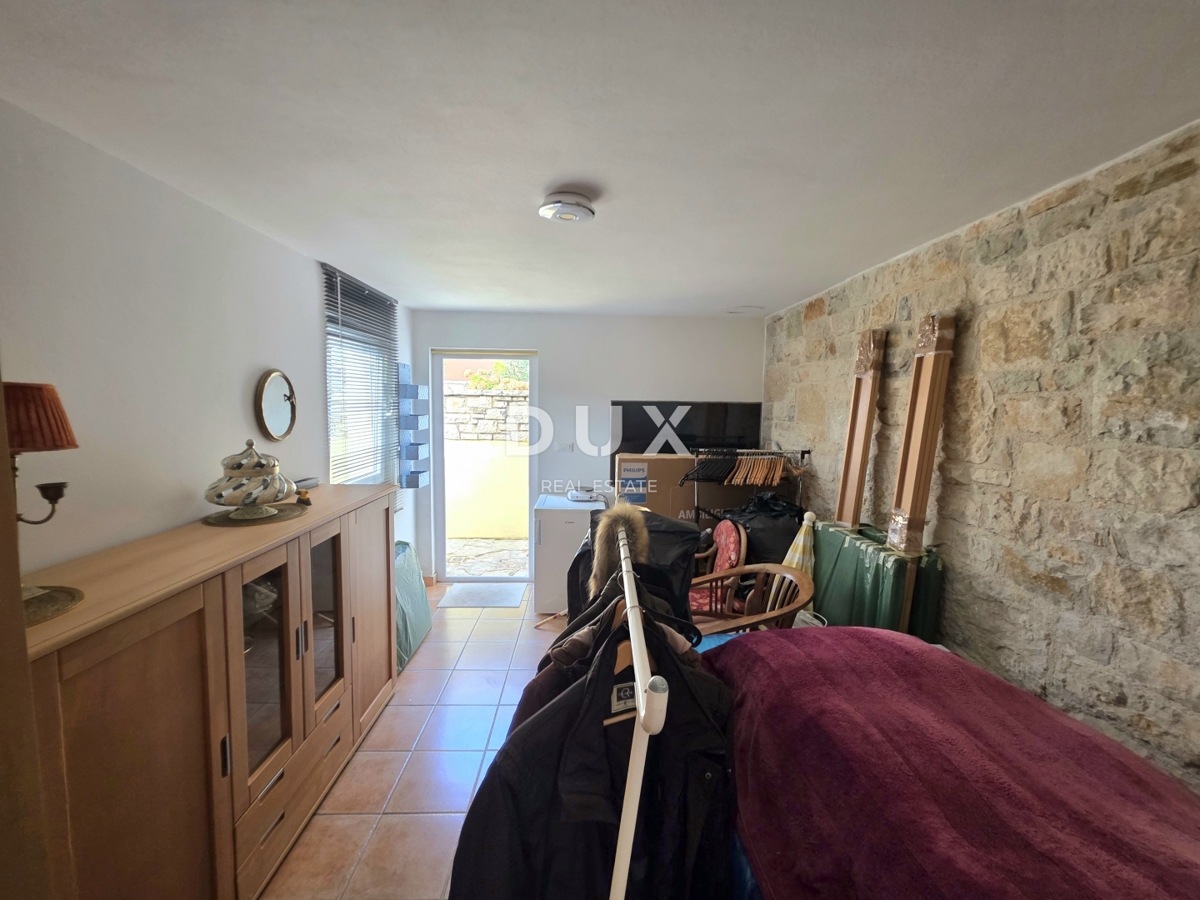 ISTRA, KAŠTELIR - Zasebna vila na mirni lokaciji s panoramskim pogledom na morje