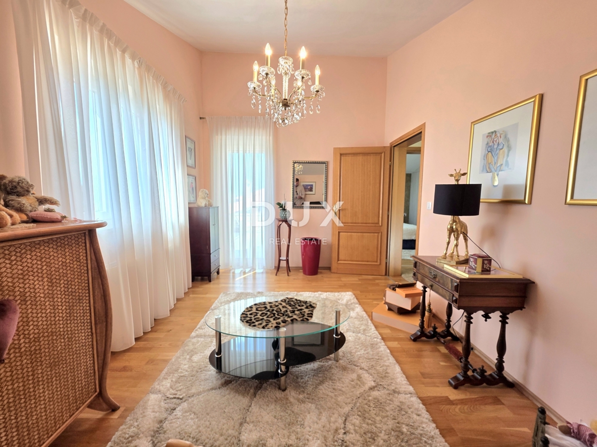 ISTRA, KAŠTELIR - Zasebna vila na mirni lokaciji s panoramskim pogledom na morje