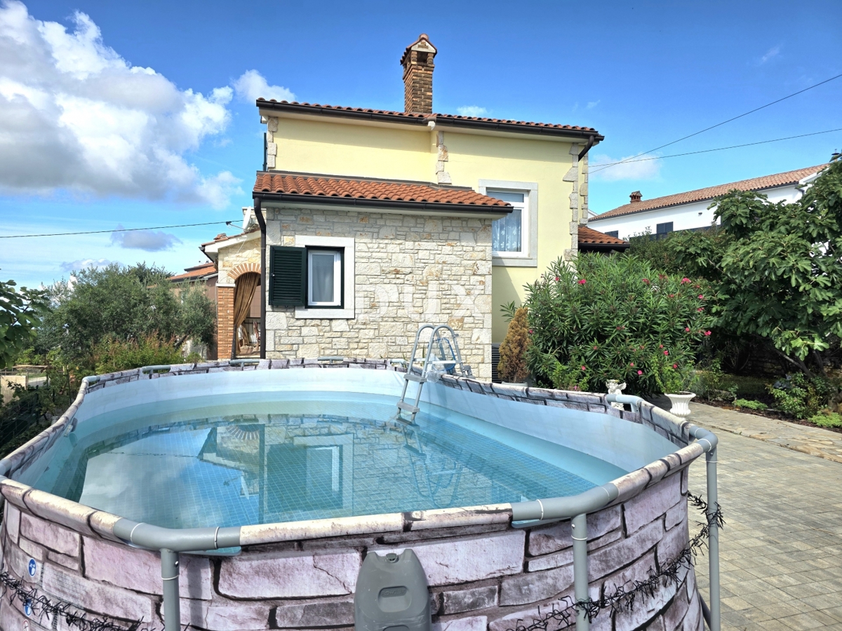ISTRA, KAŠTELIR - Zasebna vila na mirni lokaciji s panoramskim pogledom na morje