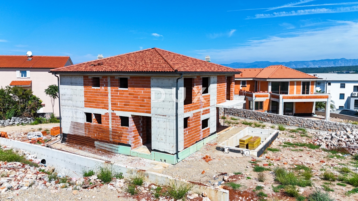 OTOK KRK, MALINSKA - Moderna polsamostojna hiša s pogledom na morje