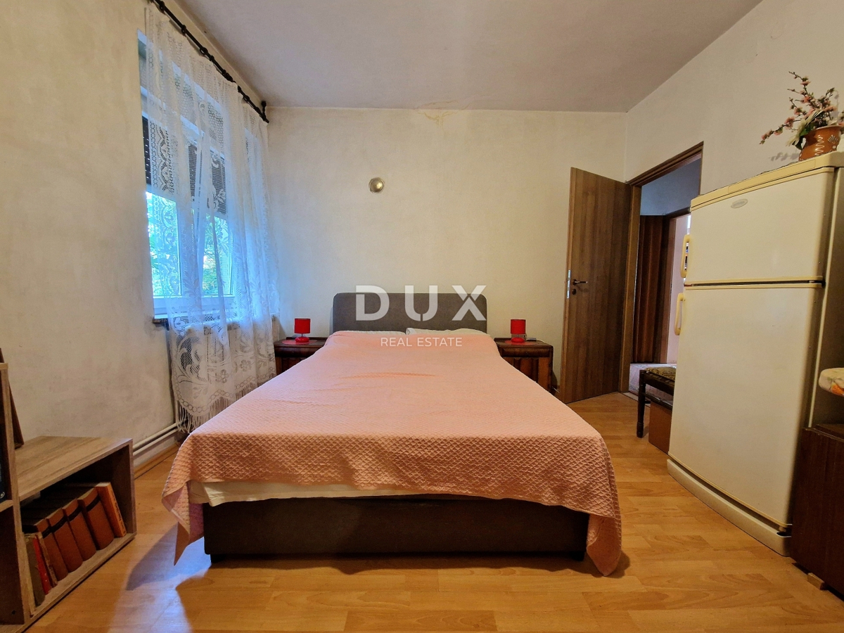 VIŠKOVO, MARINIĆI - 3s+dnevna soba z vrtom 290m2