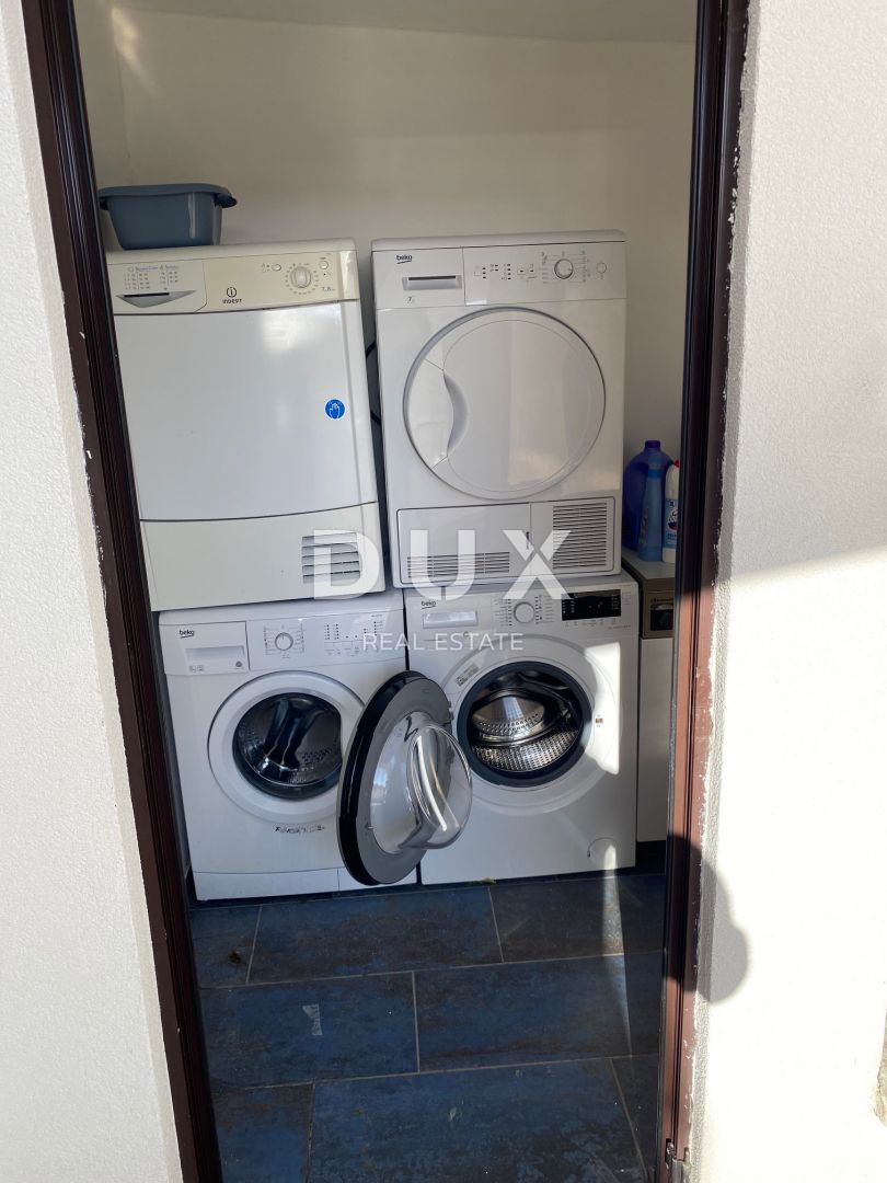 RIJEKA, KRIM - 2 samostojni hiši s pogledom na morje + 2 gospodarski poslopji + vrt! PRILOŽNOST!