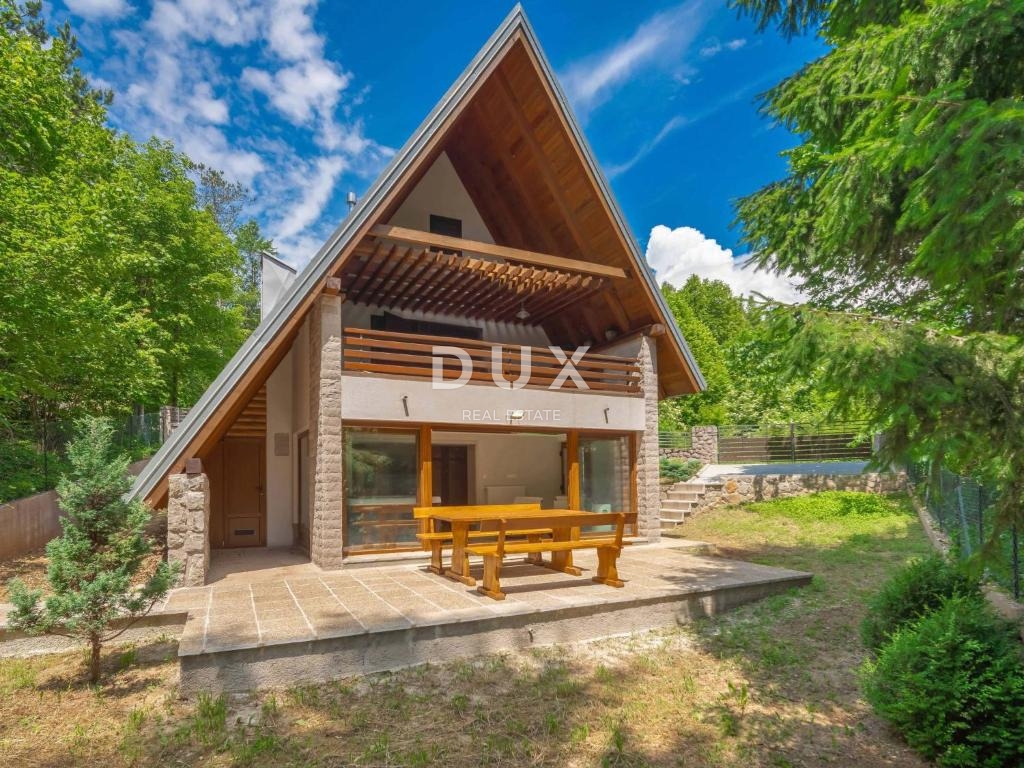 GORSKI KOTAR, LIČ - Čudovita pravljična hiša, obdana z zelenjem!
