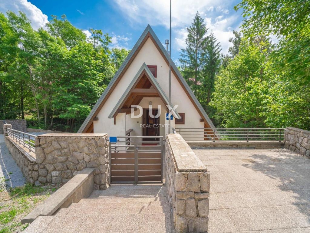 GORSKI KOTAR, LIČ - Čudovita pravljična hiša, obdana z zelenjem!