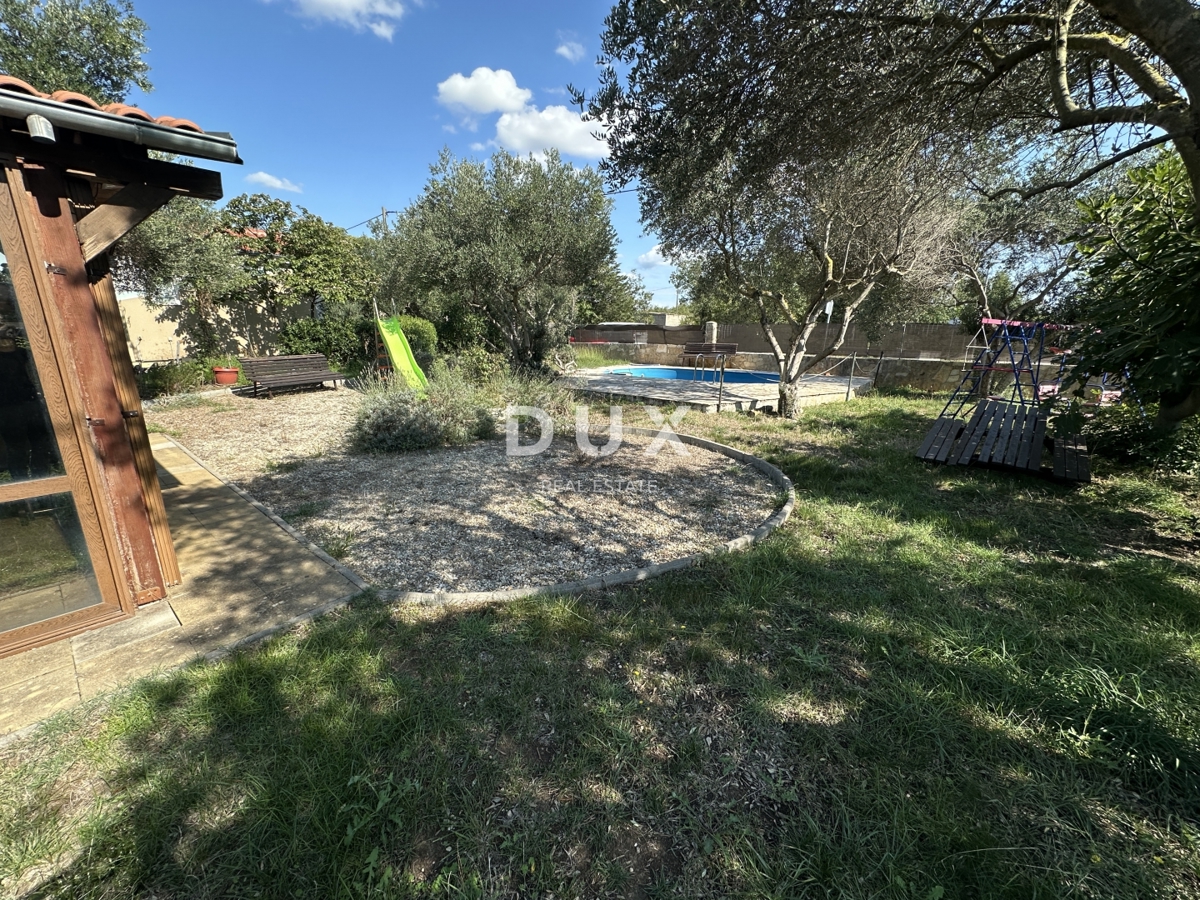 ZADAR, MURVICA – Konoba z bazenom in vrtom!