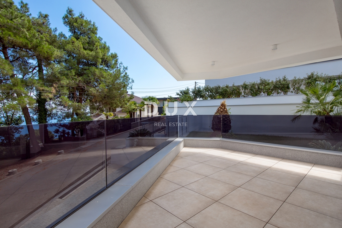 OPATIJA, CENTER - luksuzna stanovanjsko-poslovna stavba s 7 stanovanji, garažo in bazenom v središču Opatije