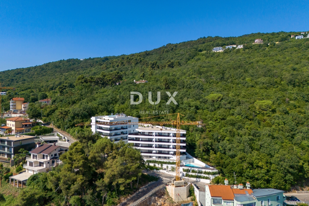 OPATIJA, CENTER - luksuzna stanovanjsko-poslovna stavba s 7 stanovanji, garažo in bazenom v središču Opatije