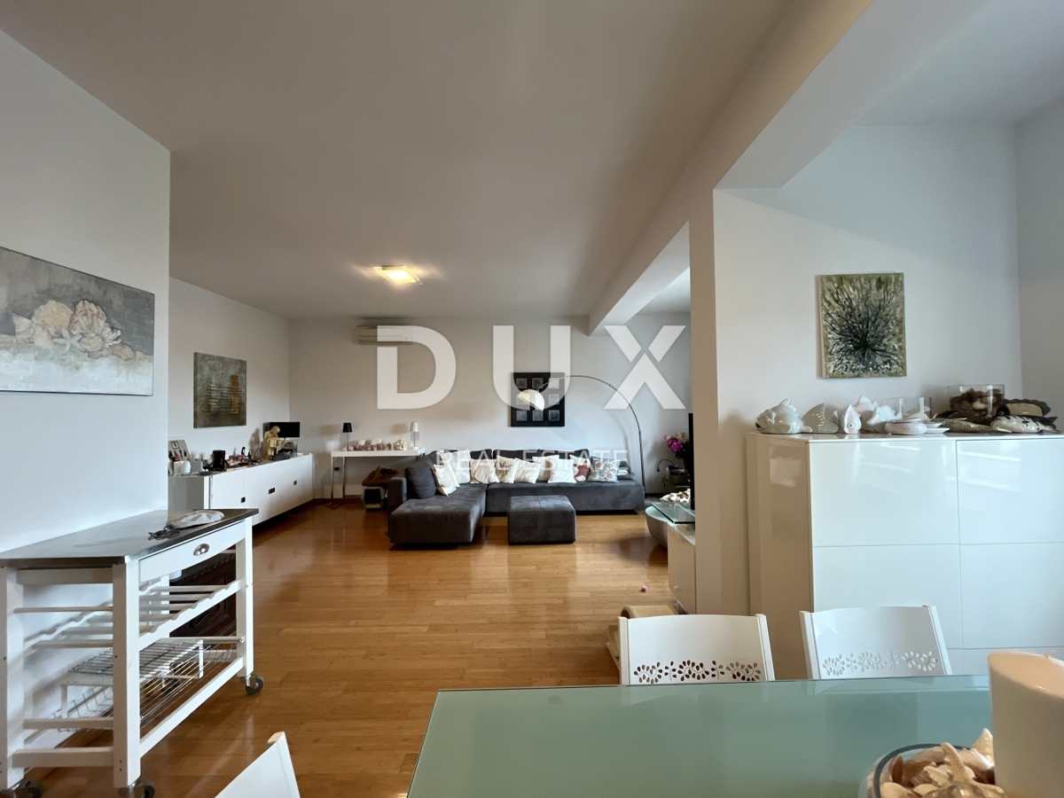 OPATIJA, IČIĆI - Intimna oaza s prostorno teraso 300 metrov od plaže s pogledom na morje