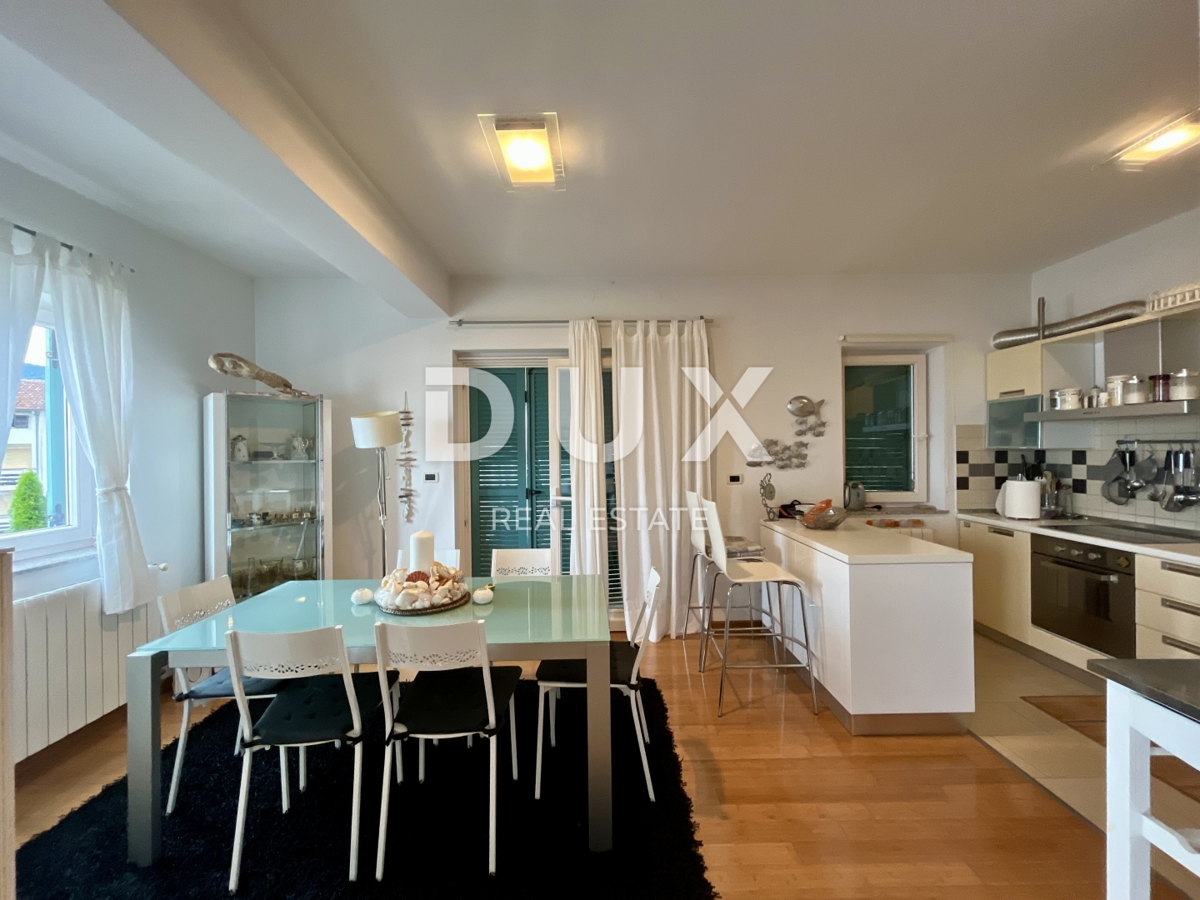 OPATIJA, IČIĆI - Intimna oaza s prostorno teraso 300 metrov od plaže s pogledom na morje