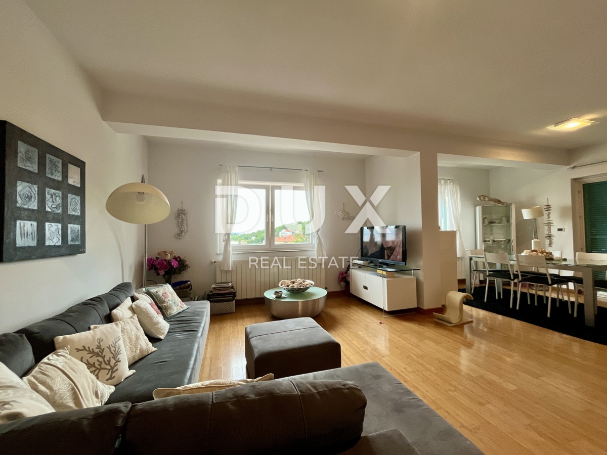 OPATIJA, IČIĆI - Intimna oaza s prostorno teraso 300 metrov od plaže s pogledom na morje