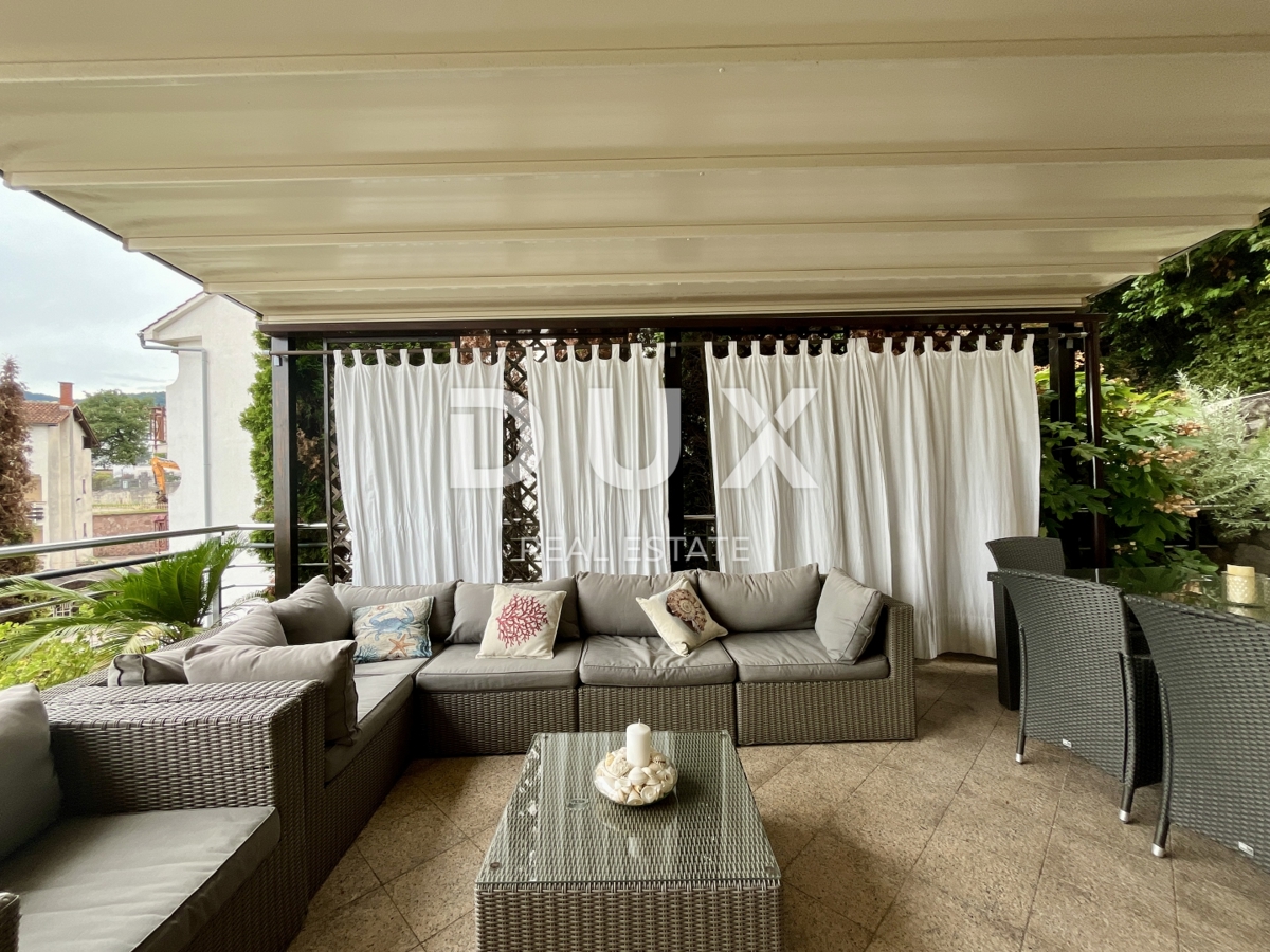 OPATIJA, IČIĆI - Intimna oaza s prostorno teraso 300 metrov od plaže s pogledom na morje